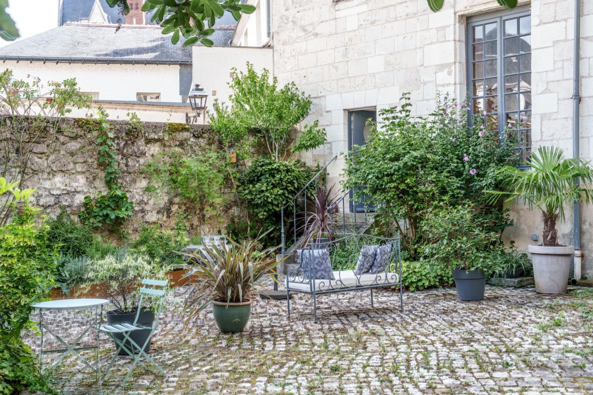 Appartement Raffine Vue Cathedrale, Jardin, Wifi تور المظهر الخارجي الصورة